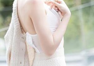 秀人网 – 陶喜乐_lele户外图集更新:这次的风景美得让人想趴在草地上打个滚,来看看吧!