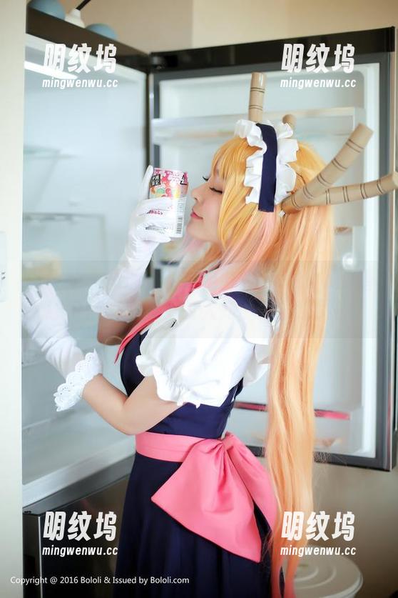 菠萝社-猫九酱Sakura 菠萝社 - 图册揭秘:猫九酱Sakura的婚纱背后,那些不为人知的欢乐瞬间!