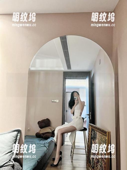 葛征 微密圈 - 葛征在这件大红皮衣里,真是美到免费都不敢相信!