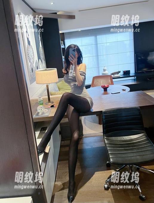 葛征 微密圈 - 定制图集里的白衬衫:葛征用每一针一线挑动我的想象
