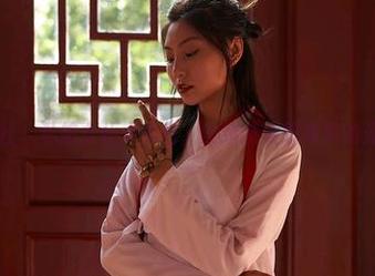 蜜桃社 – 私拍女仆大集合,美绪恭候您高贵的光临!