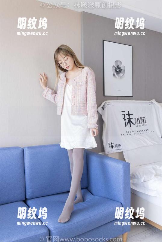 袜啵啵-稚予 袜啵啵 - 寻找灵感?稚予的银行制服高清壁纸助你打造职场新形象!