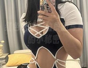微密圈 – 红色诱惑:詹詹的写真图包背后的小秘密