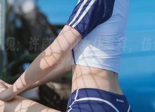 图集瞥见:许岚LAN女仆写真,仿佛一场梦的延续