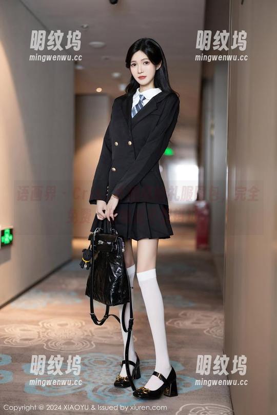 语画界-Cris_卓娅祺 语画界 - Cris_卓娅祺的礼服图包,完全免费,你绝对不想错过!