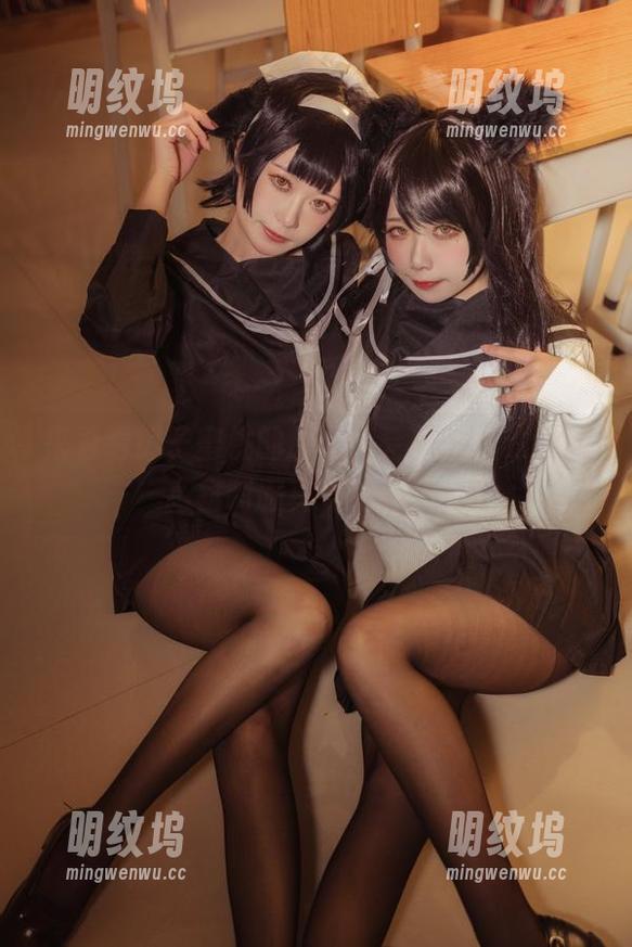 来看看贞子蜜桃的原图，碧蓝航线的爱宕高雄制服真是绝绝子！