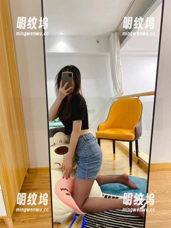 软妹小九九 微密圈 - 原图福利时间:软妹小九九的黑丝玉足,照亮你的清晨!