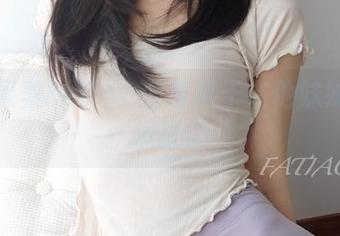 迷之呆梨hello！分享属于吉他妹妹的高清旋律