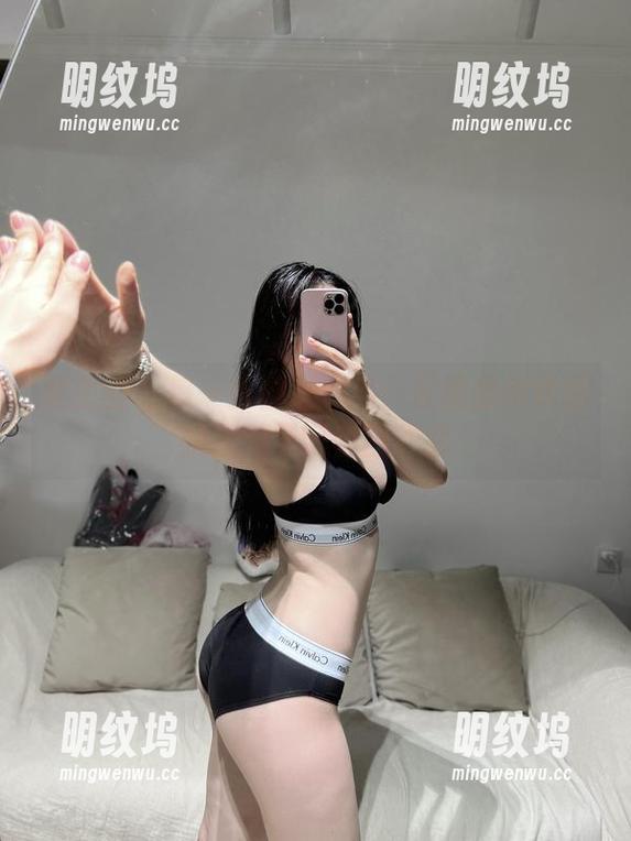 微密圈 - 每一张都是心动：仔细品味铁锤姐姐的圣诞套图作品