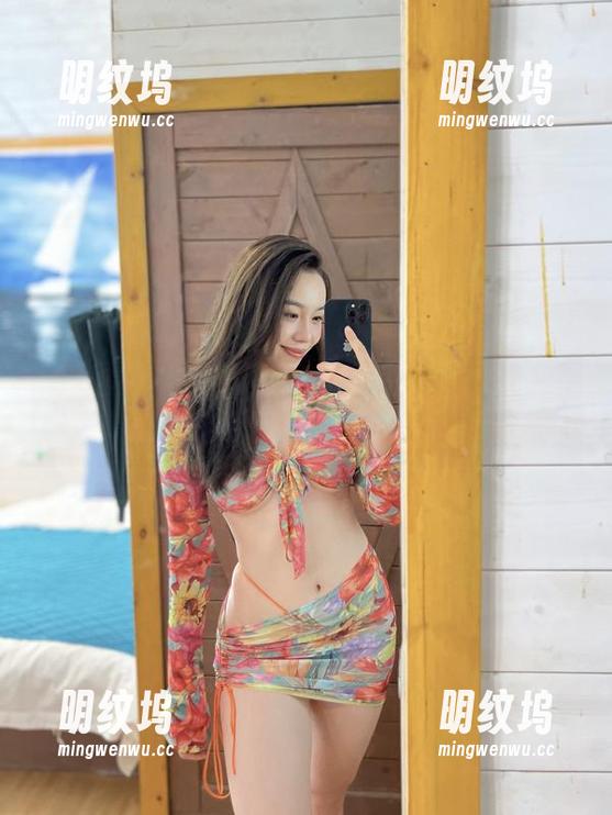 微密圈 - 让铁锤姐姐带你体会女王气息，免费作品随你享！