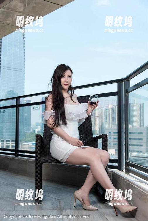 青豆客-罗婉莹 青豆客 - 最新爆料!罗婉莹的自拍套图,神秘而又拉风的姿态!