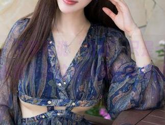 魅妍社 – 不要再说‘白丝’只是一种颜色!程小烦不烦的最新美图带你逆袭!